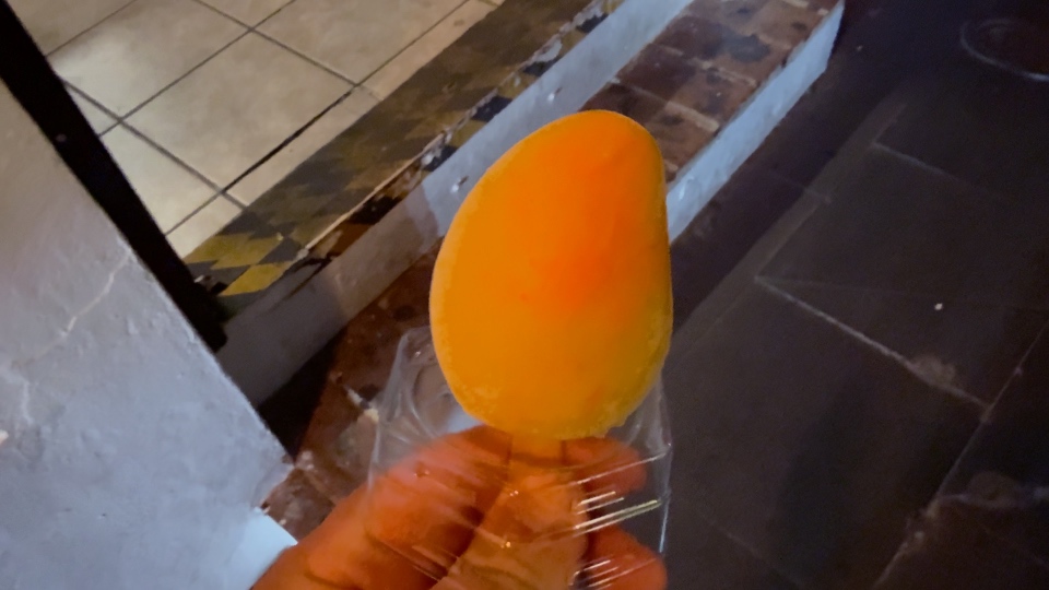 Senor Paleta mango popsicle